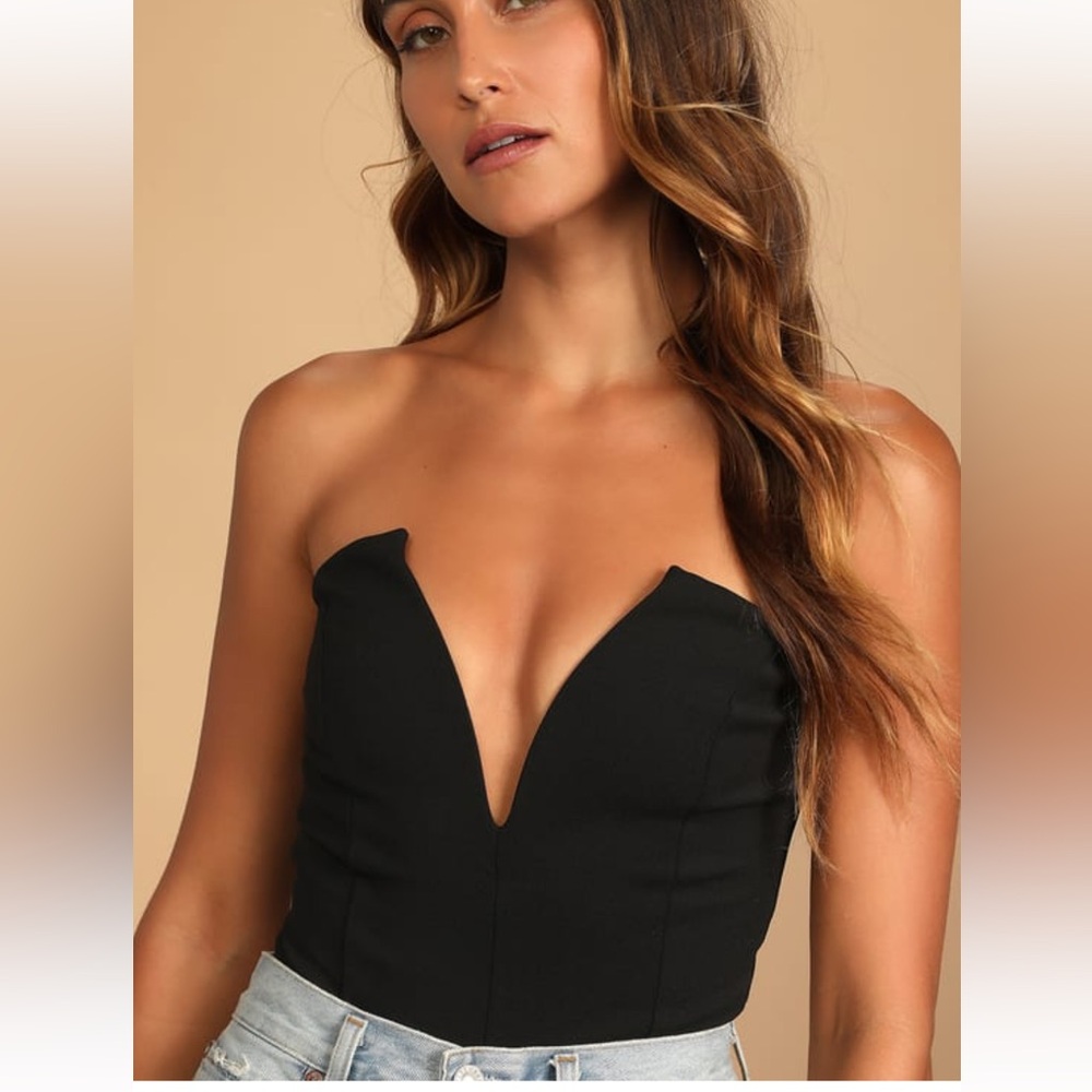 Babe Alert Black Notched Strapless
Bodysuit